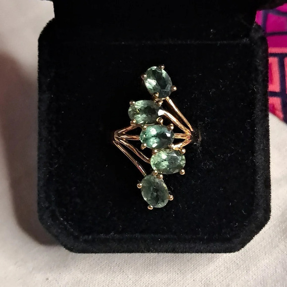 Natural Green Apatite 5 Stone Elongated Ring. - Picture 2 of 7